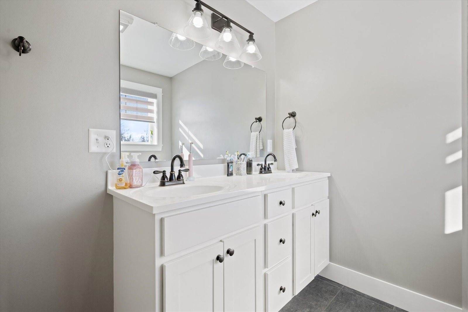 1197 Western Avenue, Hampden, ME 04444