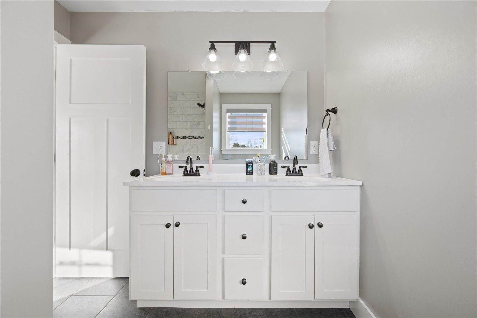 1197 Western Avenue, Hampden, ME 04444