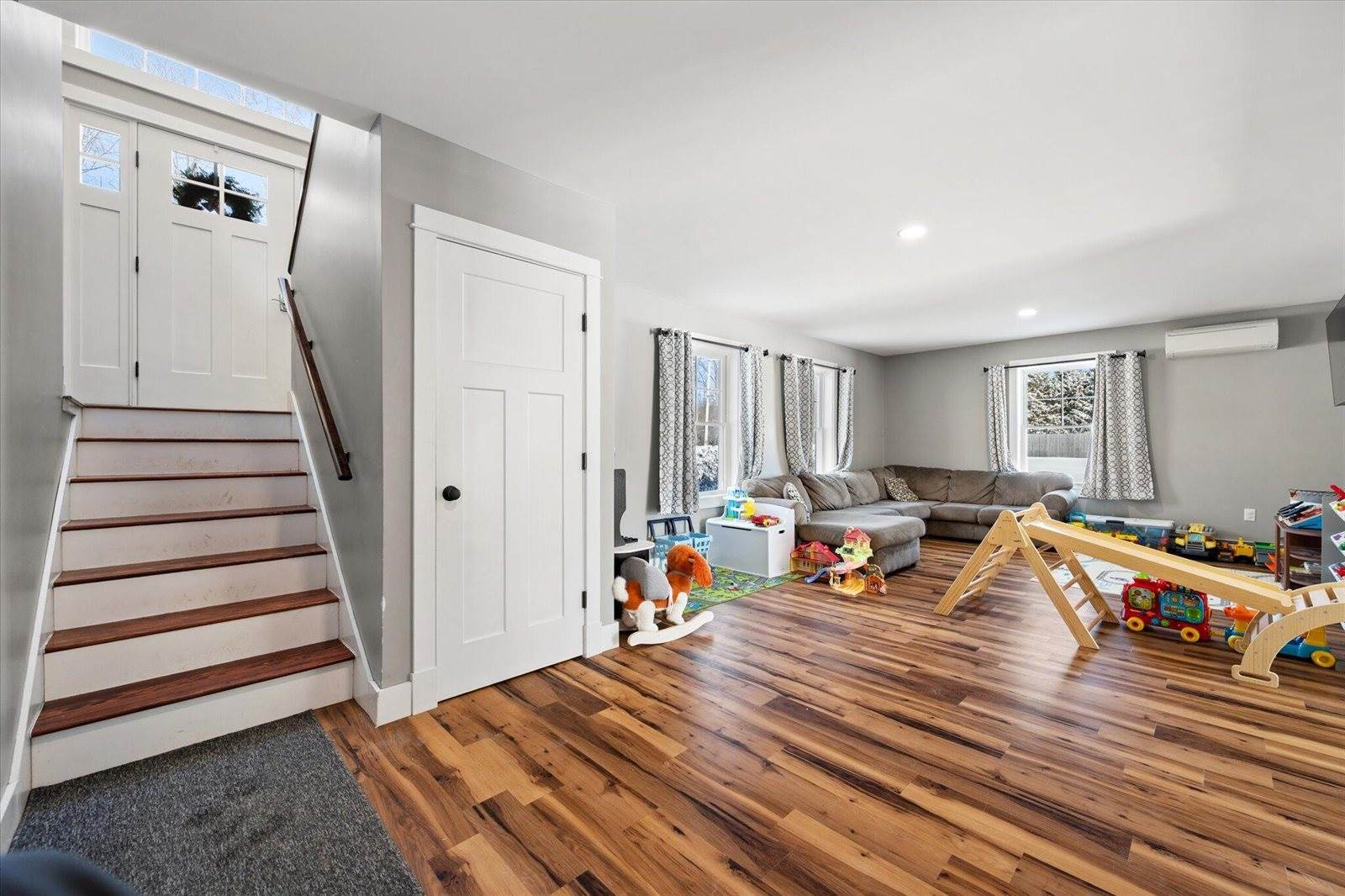 1197 Western Avenue, Hampden, ME 04444