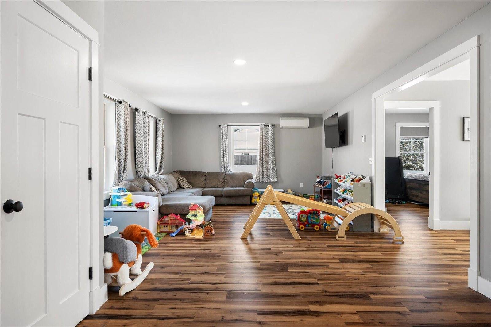 1197 Western Avenue, Hampden, ME 04444