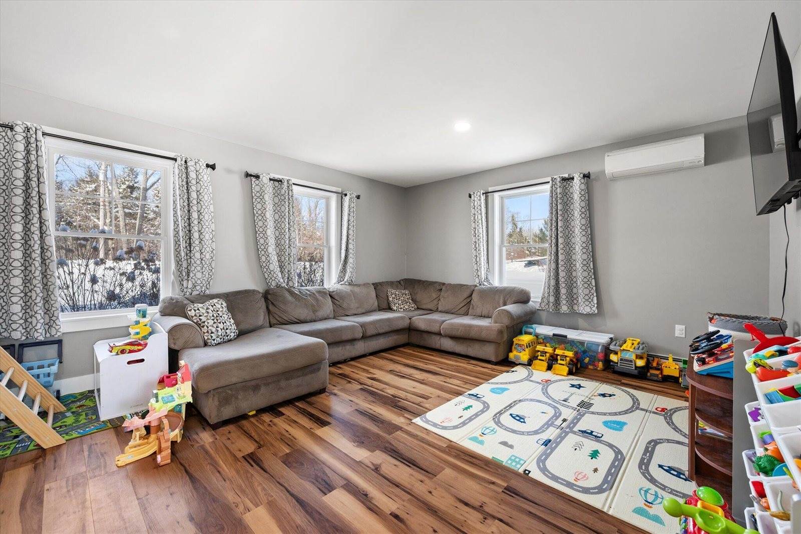 1197 Western Avenue, Hampden, ME 04444