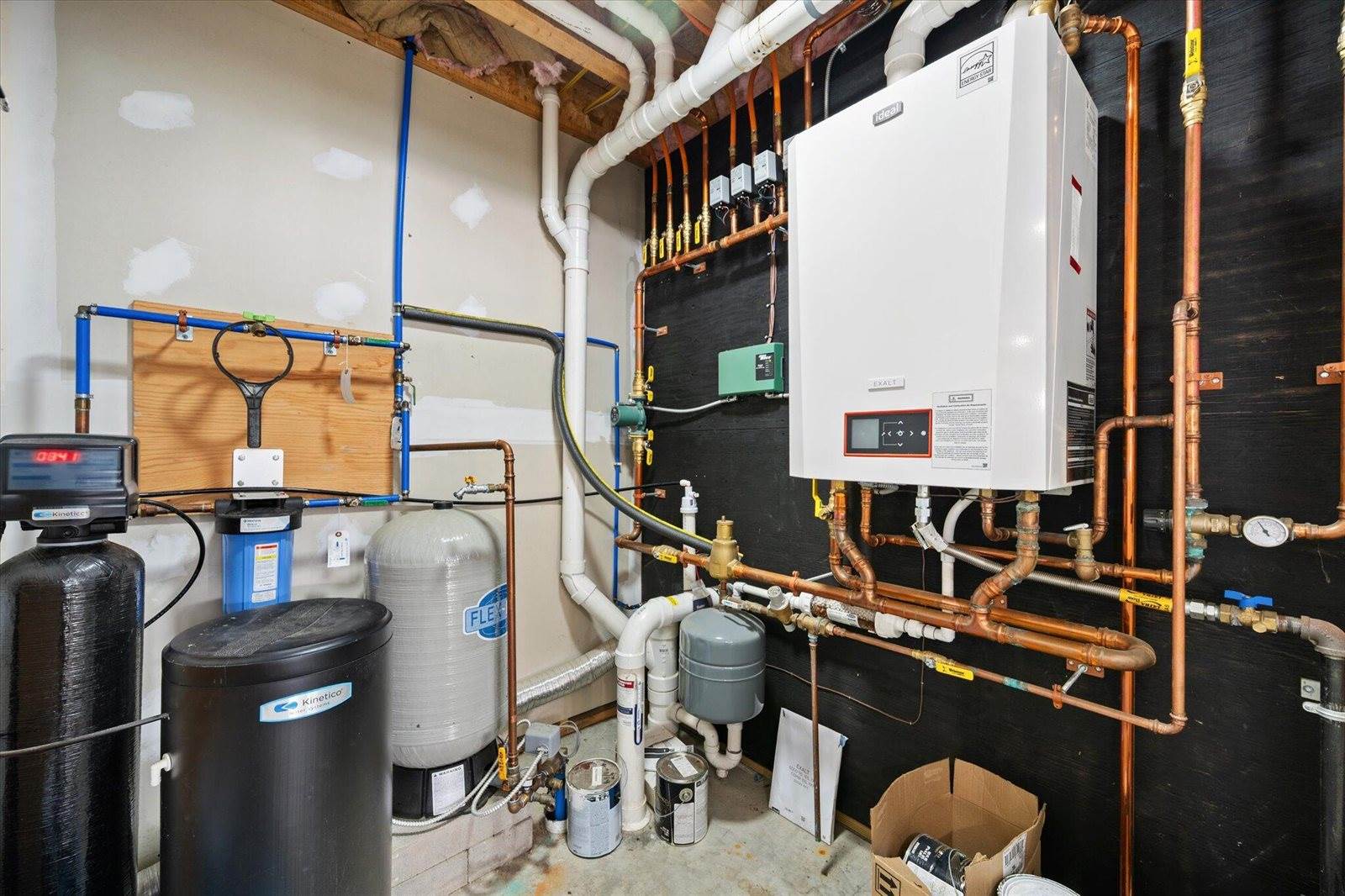 1197 Western Avenue, Hampden, ME 04444