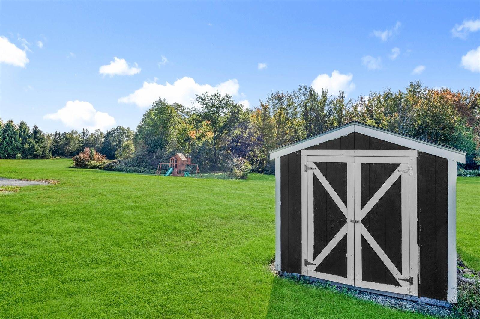 1197 Western Avenue, Hampden, ME 04444