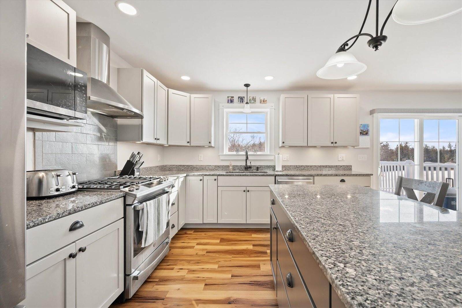 1197 Western Avenue, Hampden, ME 04444