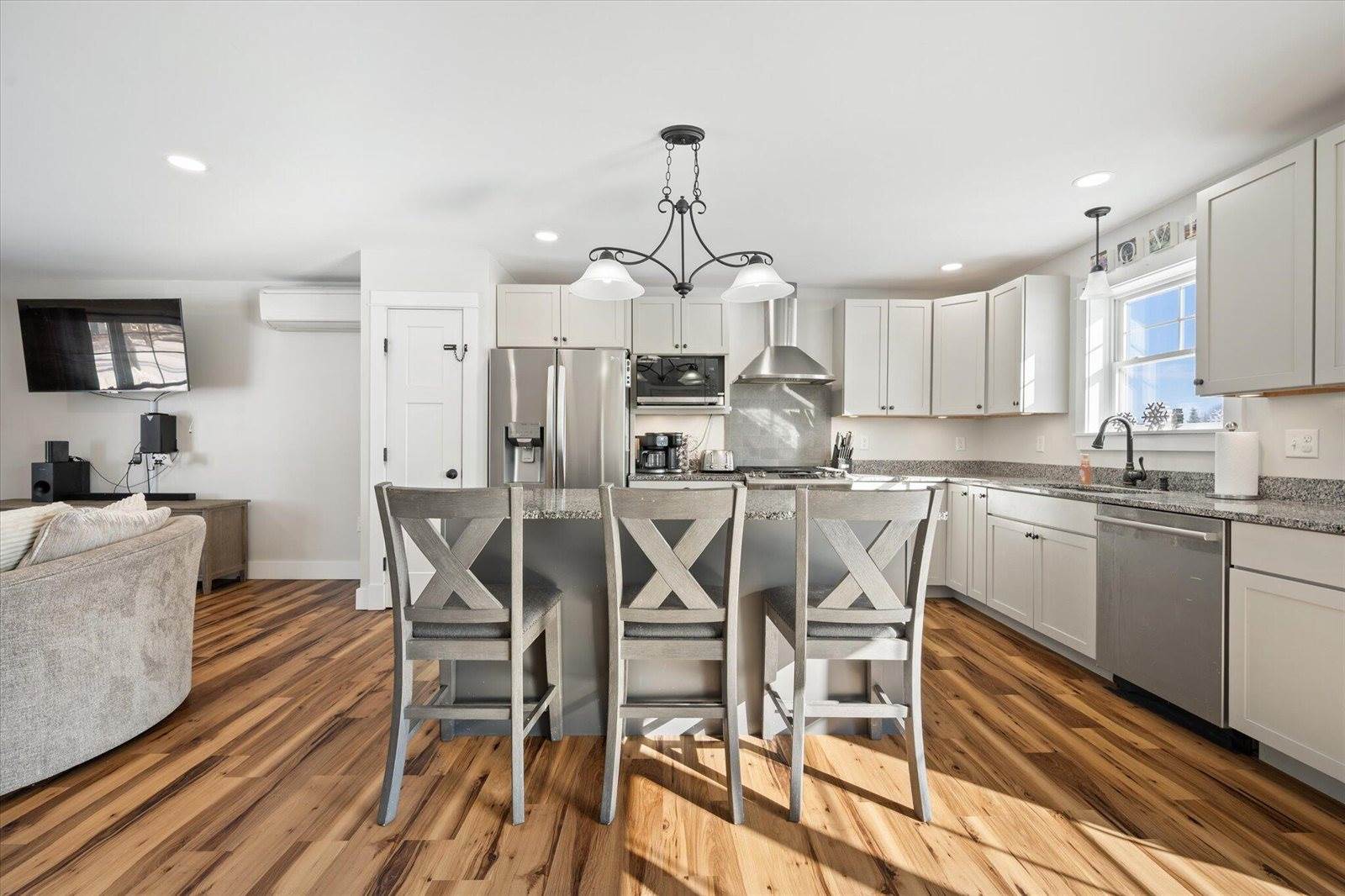 1197 Western Avenue, Hampden, ME 04444