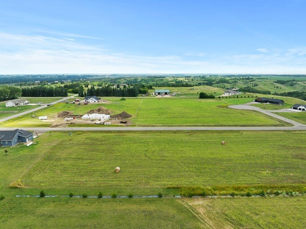 4510 26th St, Minot, ND 58701