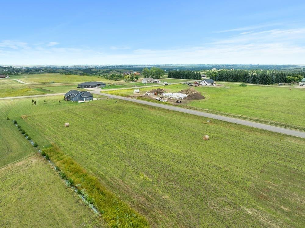 4510 26th St, Minot, ND 58701