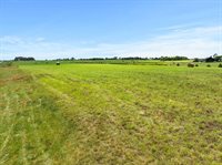 4510 26th St, Minot, ND 58701