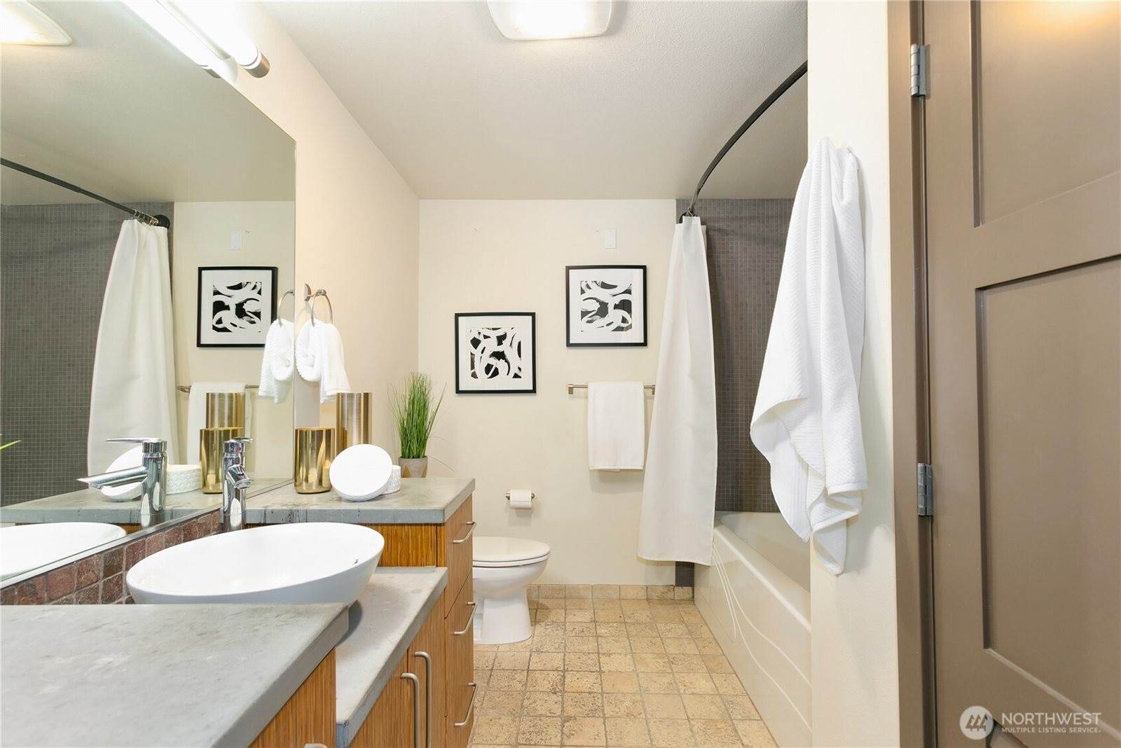 413 NE 70th Street, Seattle, WA 98115