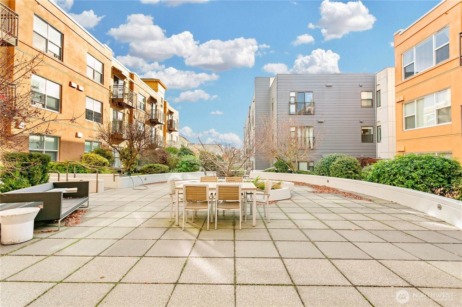 413 NE 70th Street, Seattle, WA 98115