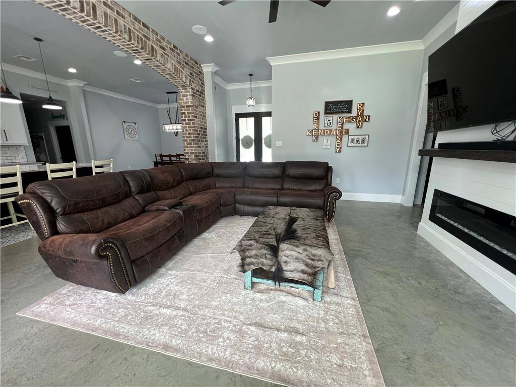 17045 Burks Avenue, Greenwell Springs, LA 70739