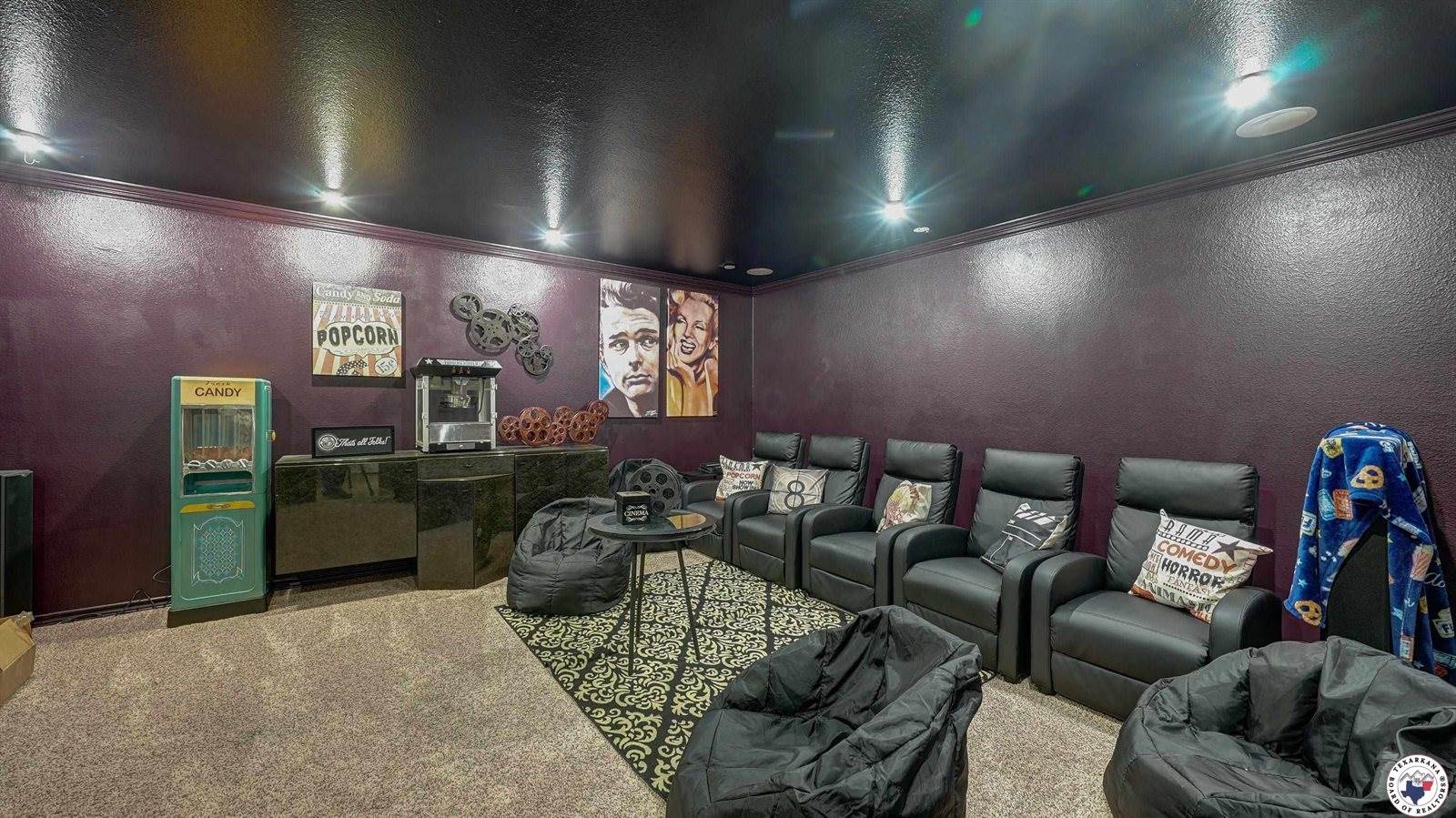 1067 Beaver Lake Dr, Texarkana, TX 75501