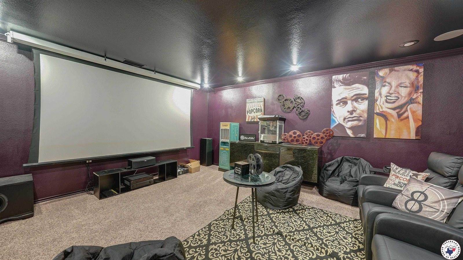 1067 Beaver Lake Dr, Texarkana, TX 75501