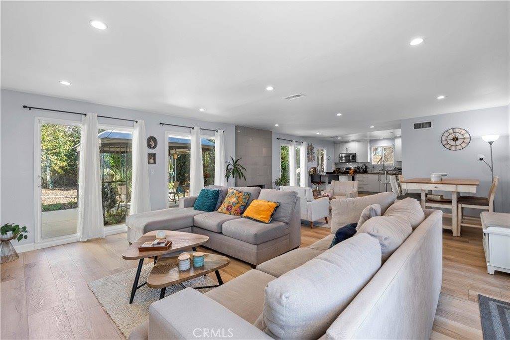 22229 Covello Street, Canoga Park, CA 91303