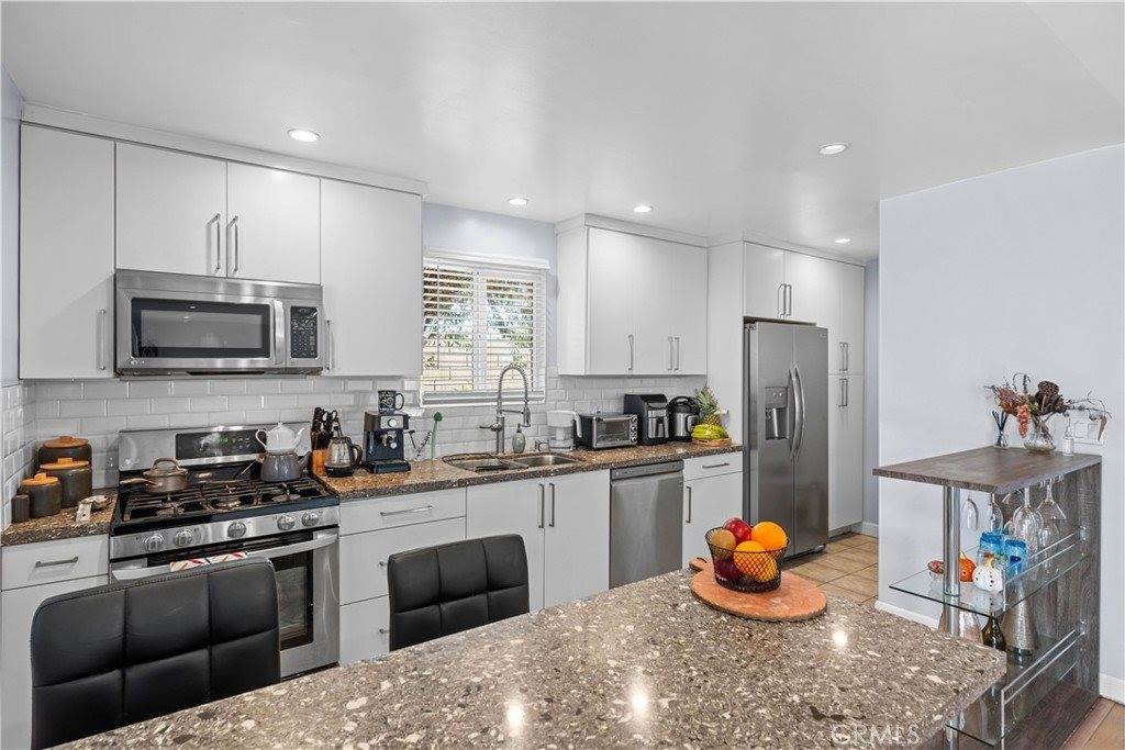 22229 Covello Street, Canoga Park, CA 91303