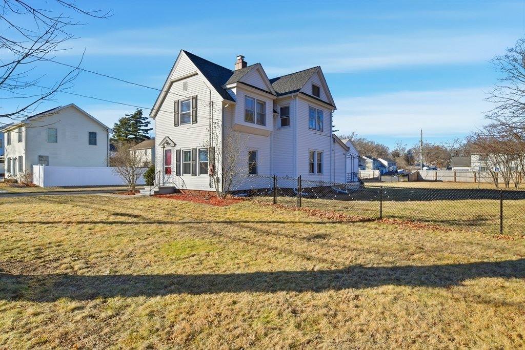 1201 Allen St, Springfield, MA 01118