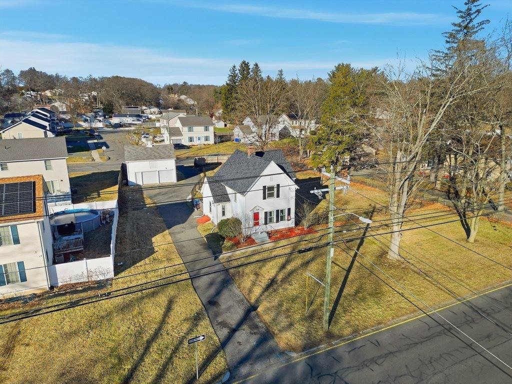 1201 Allen St, Springfield, MA 01118