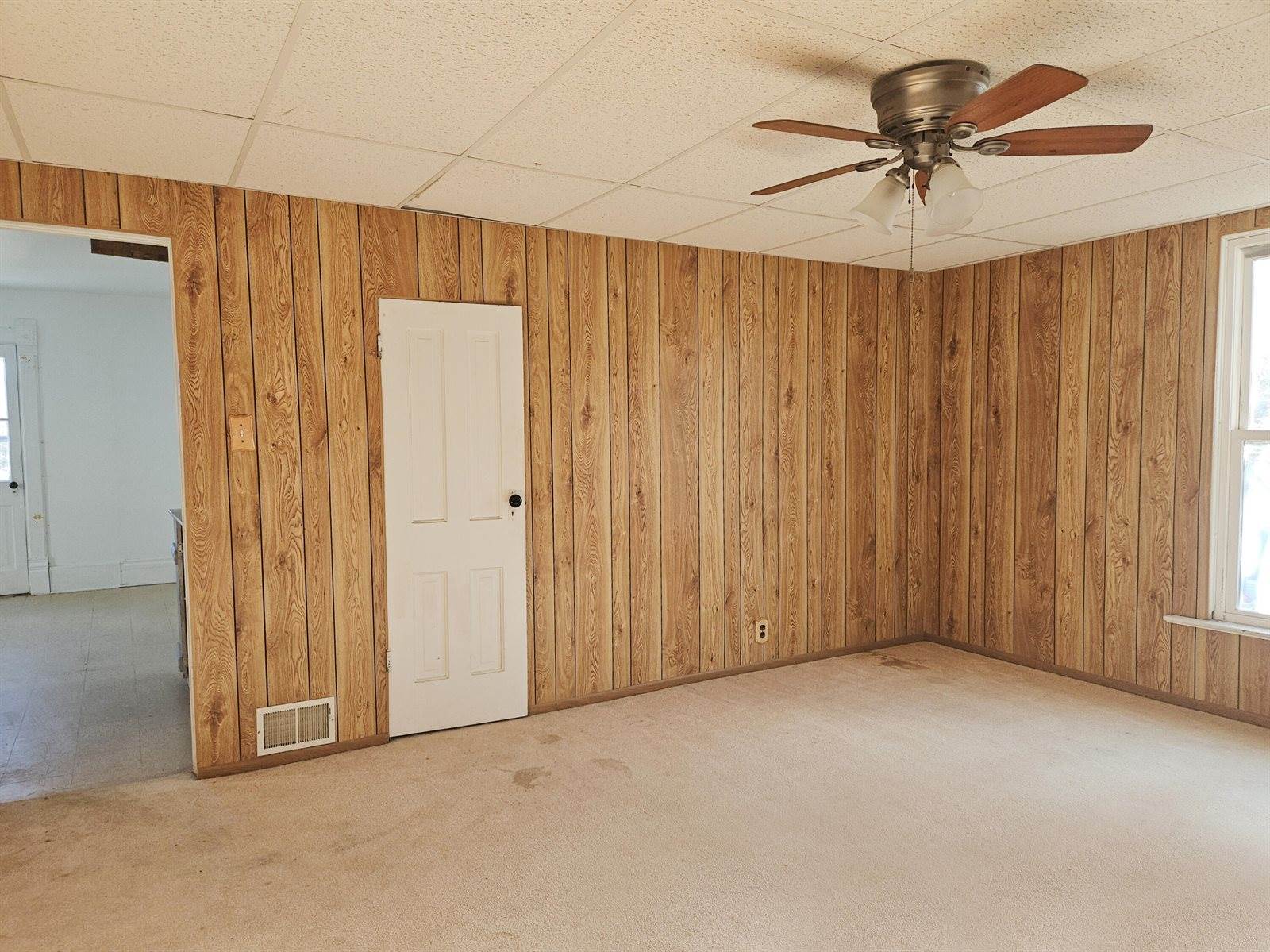 215 North Main St, Reeseville, WI 53579