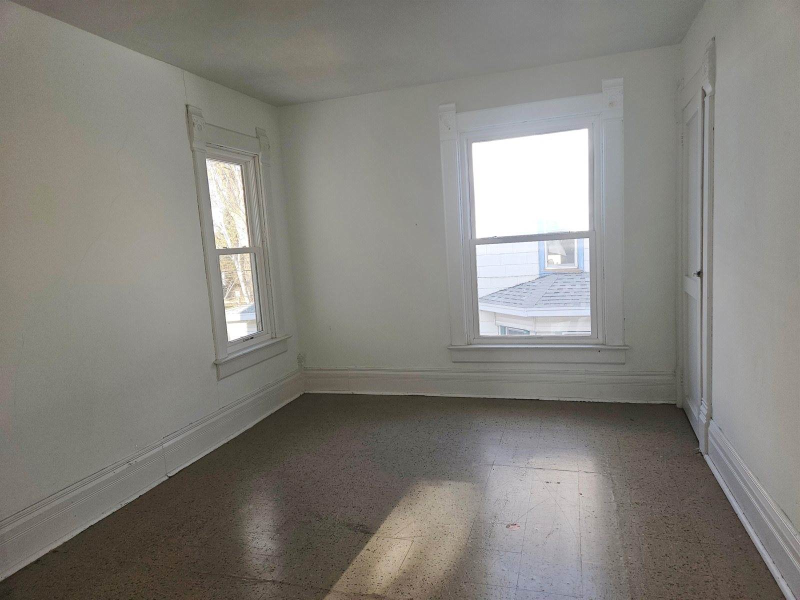 215 North Main St, Reeseville, WI 53579