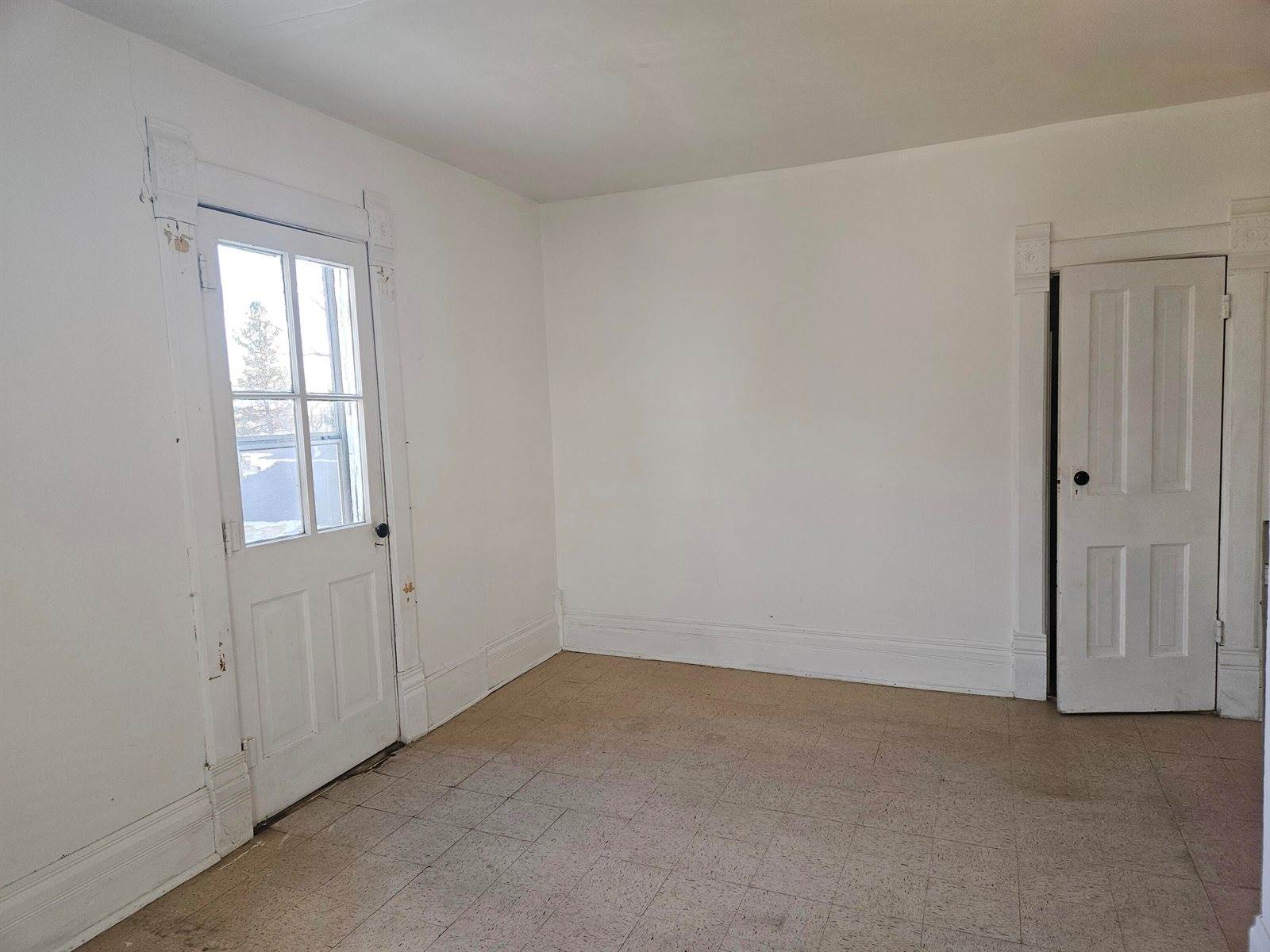 215 North Main St, Reeseville, WI 53579