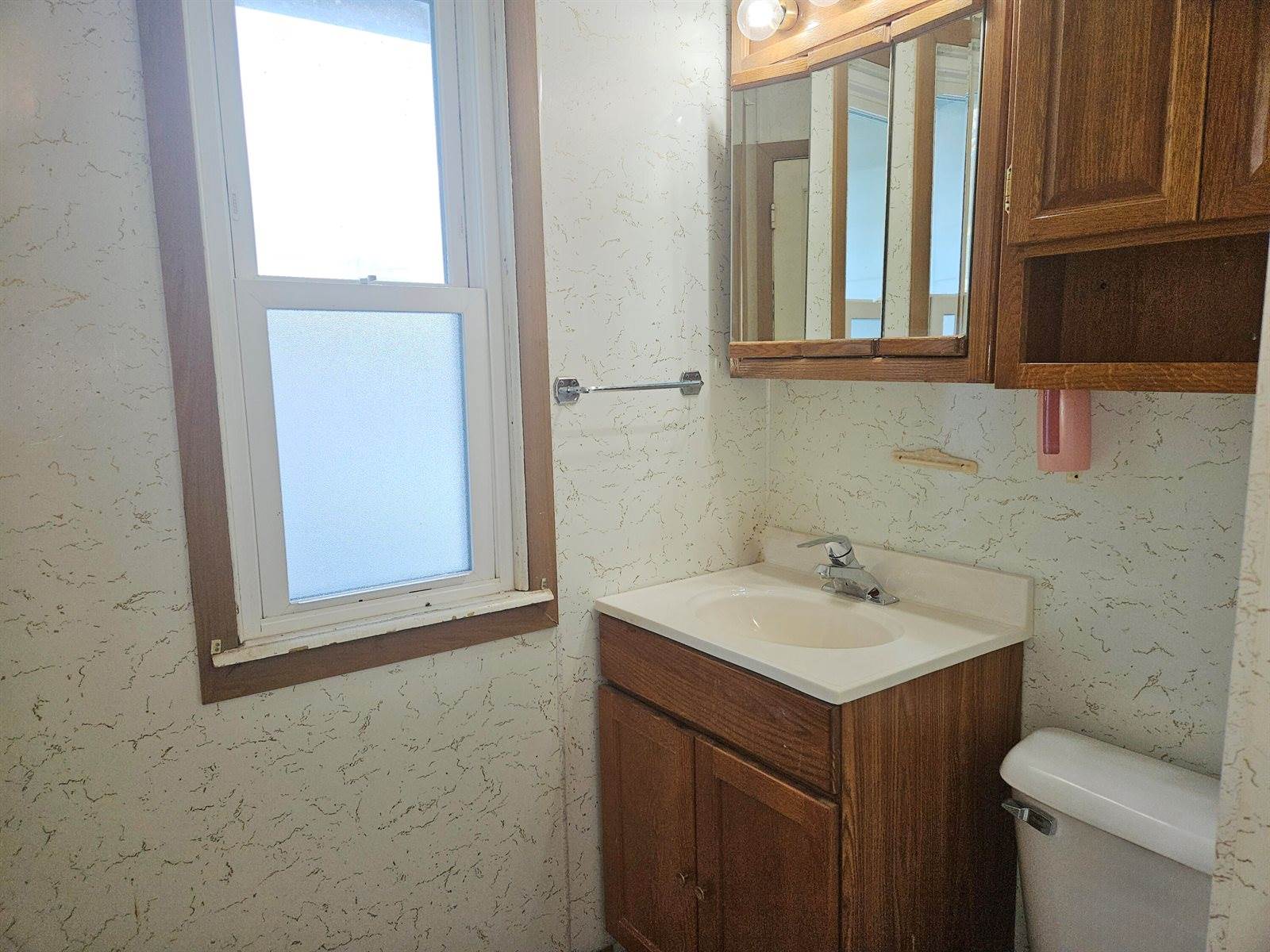 215 North Main St, Reeseville, WI 53579