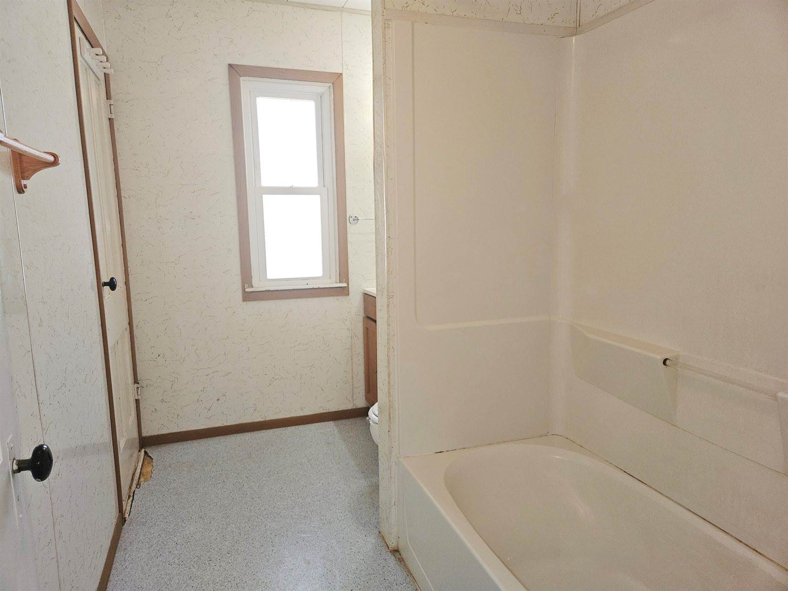 215 North Main St, Reeseville, WI 53579