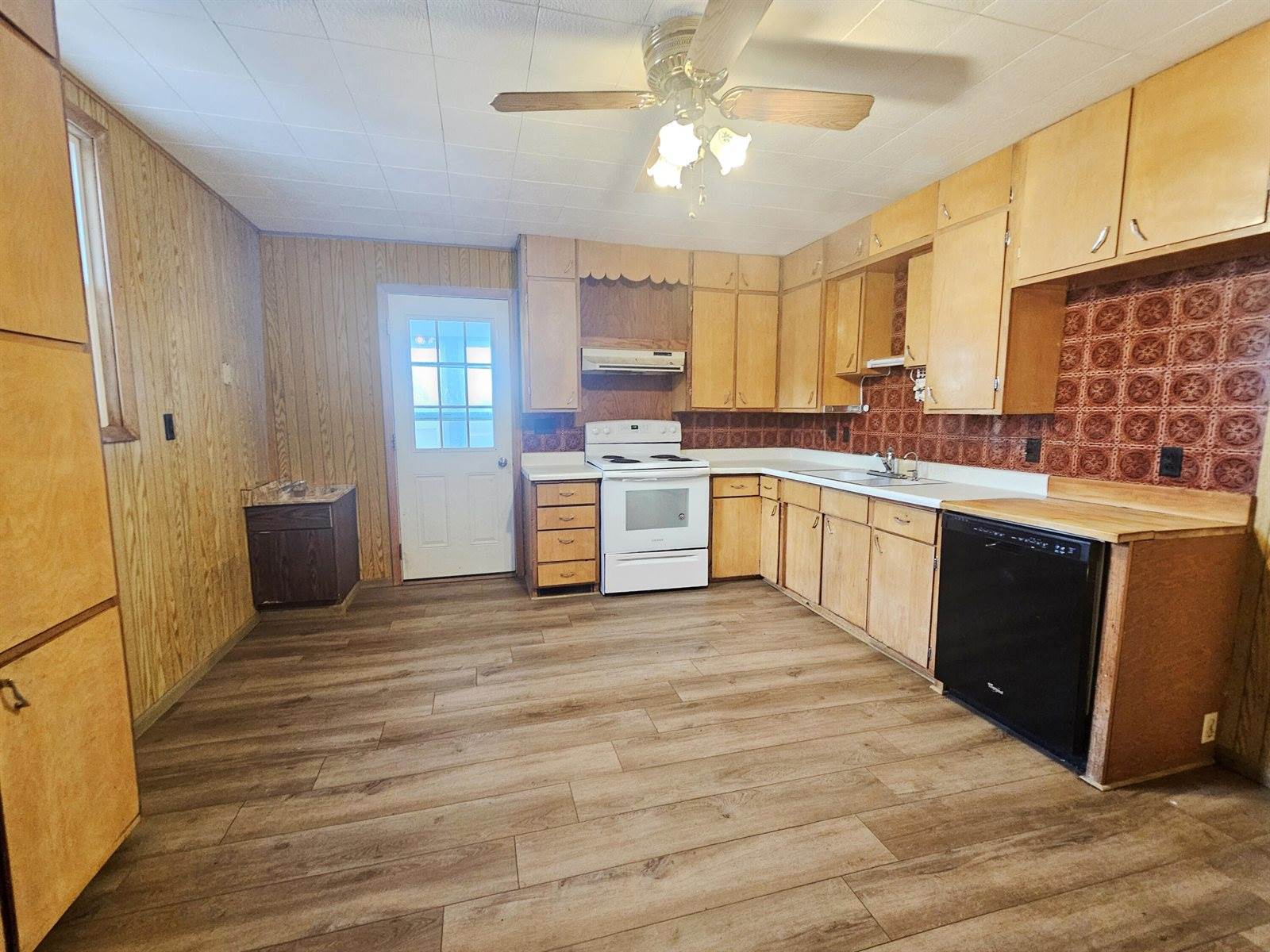 215 North Main St, Reeseville, WI 53579