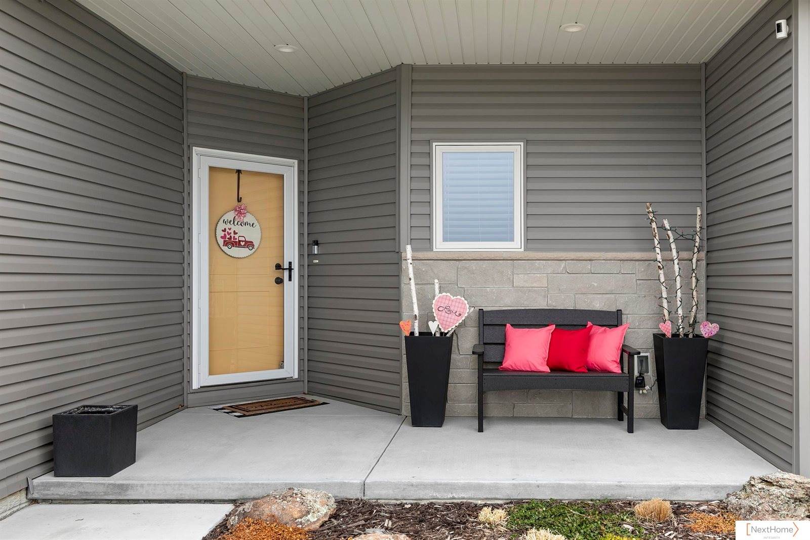 5932 Loxton Street, Lincoln, NE 68526