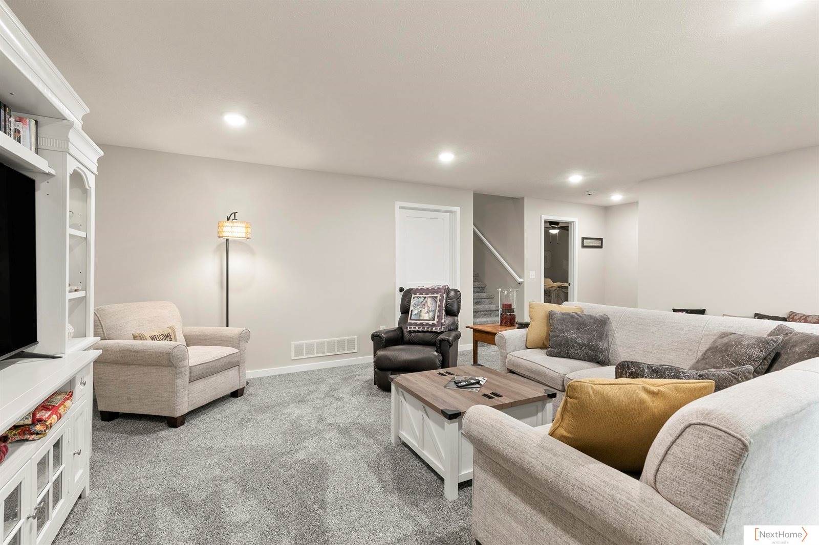 5932 Loxton Street, Lincoln, NE 68526