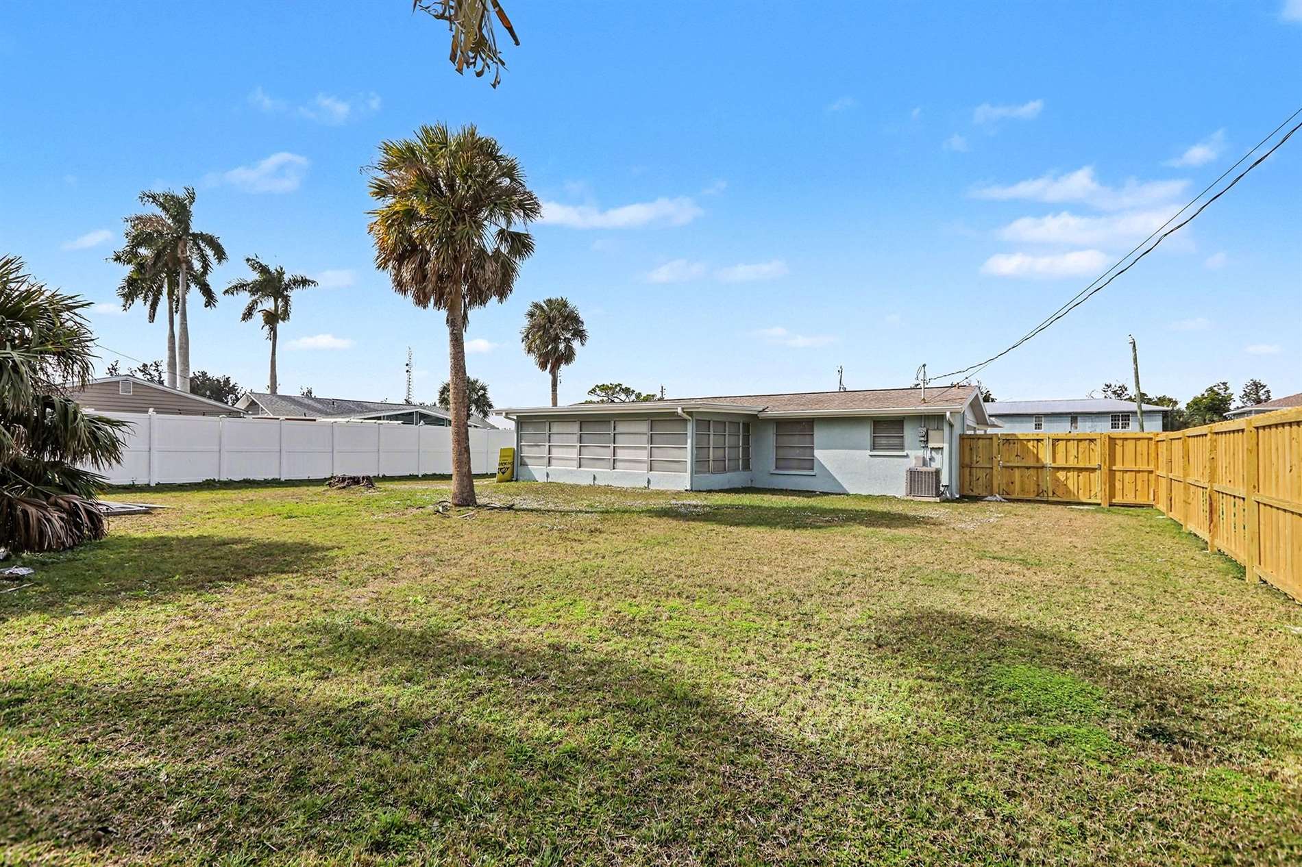 3911 118TH ST W, Bradenton, FL 34210