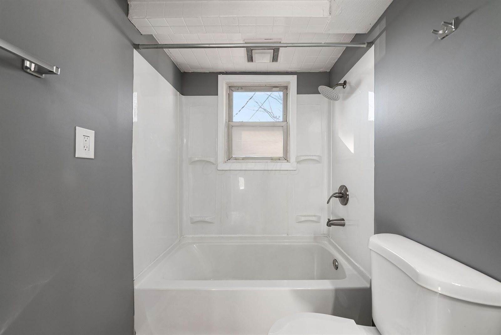 2861 Woodland Avenue, Columbus, OH 43224