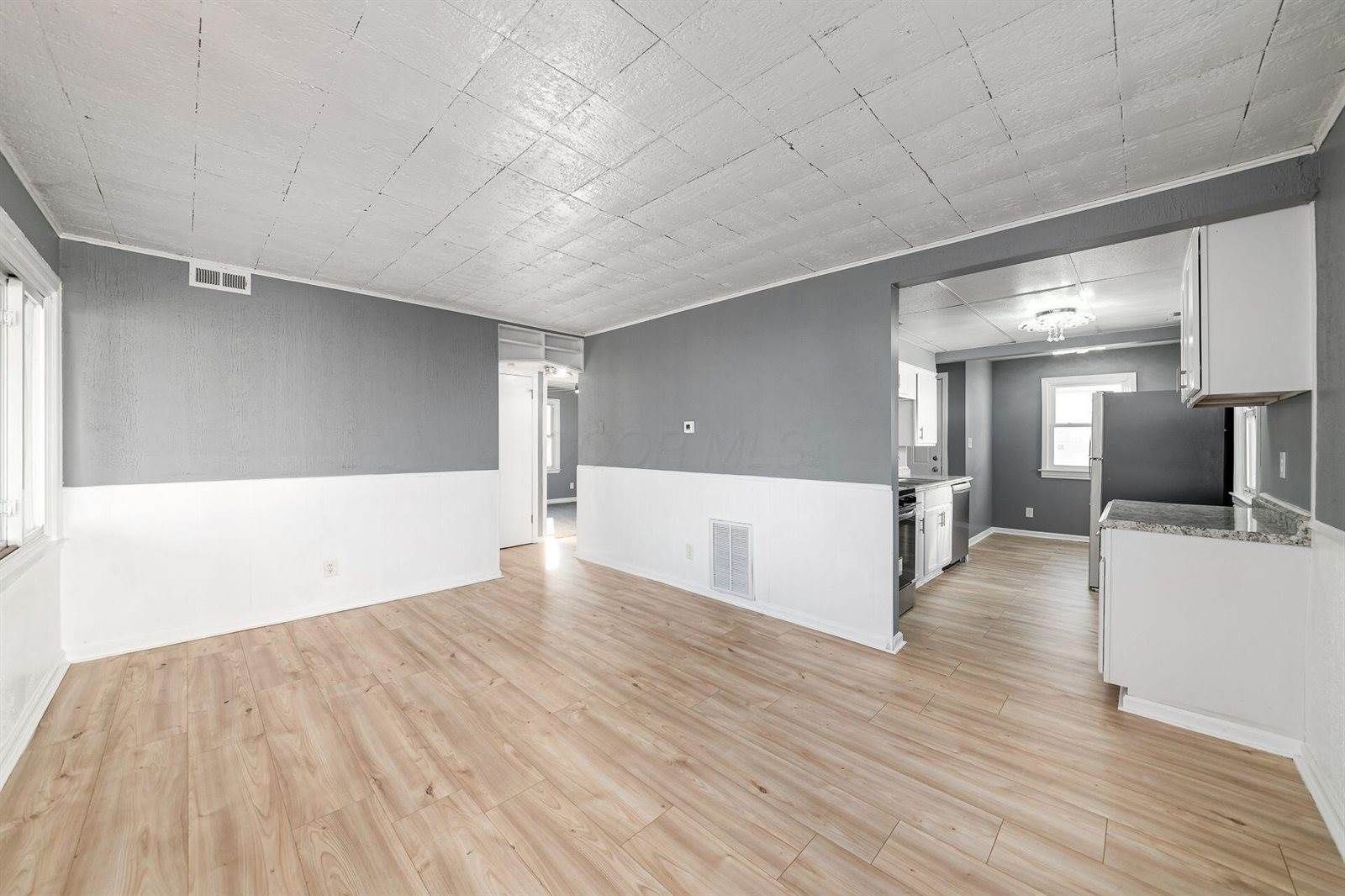 2861 Woodland Avenue, Columbus, OH 43224