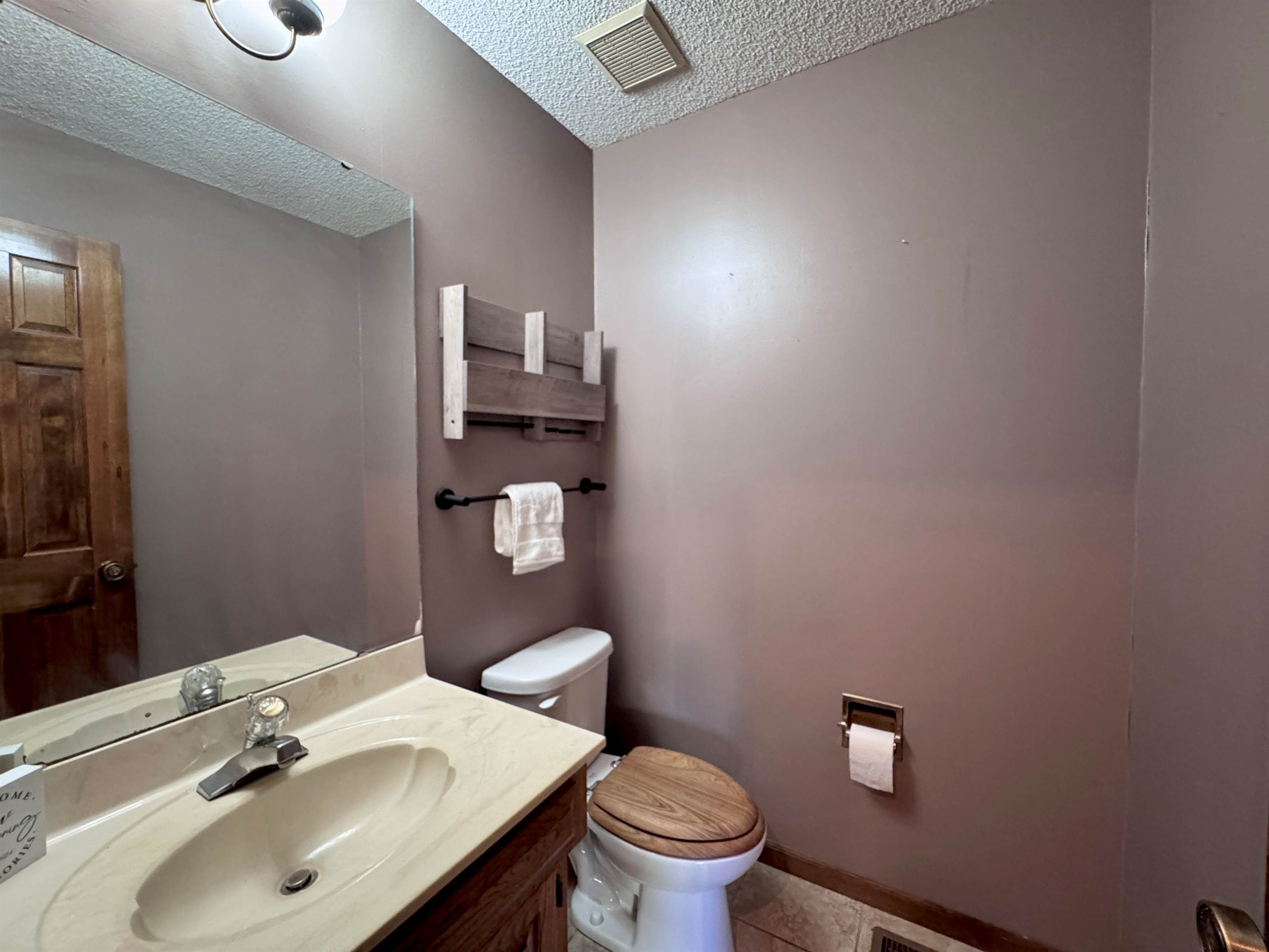 3630 SW Kings Forest Rd, Topeka, KS 66610