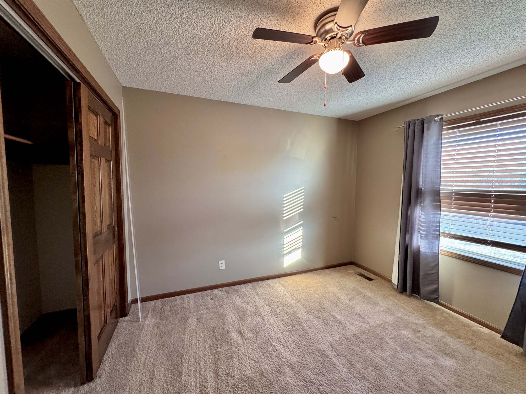 3630 SW Kings Forest Rd, Topeka, KS 66610