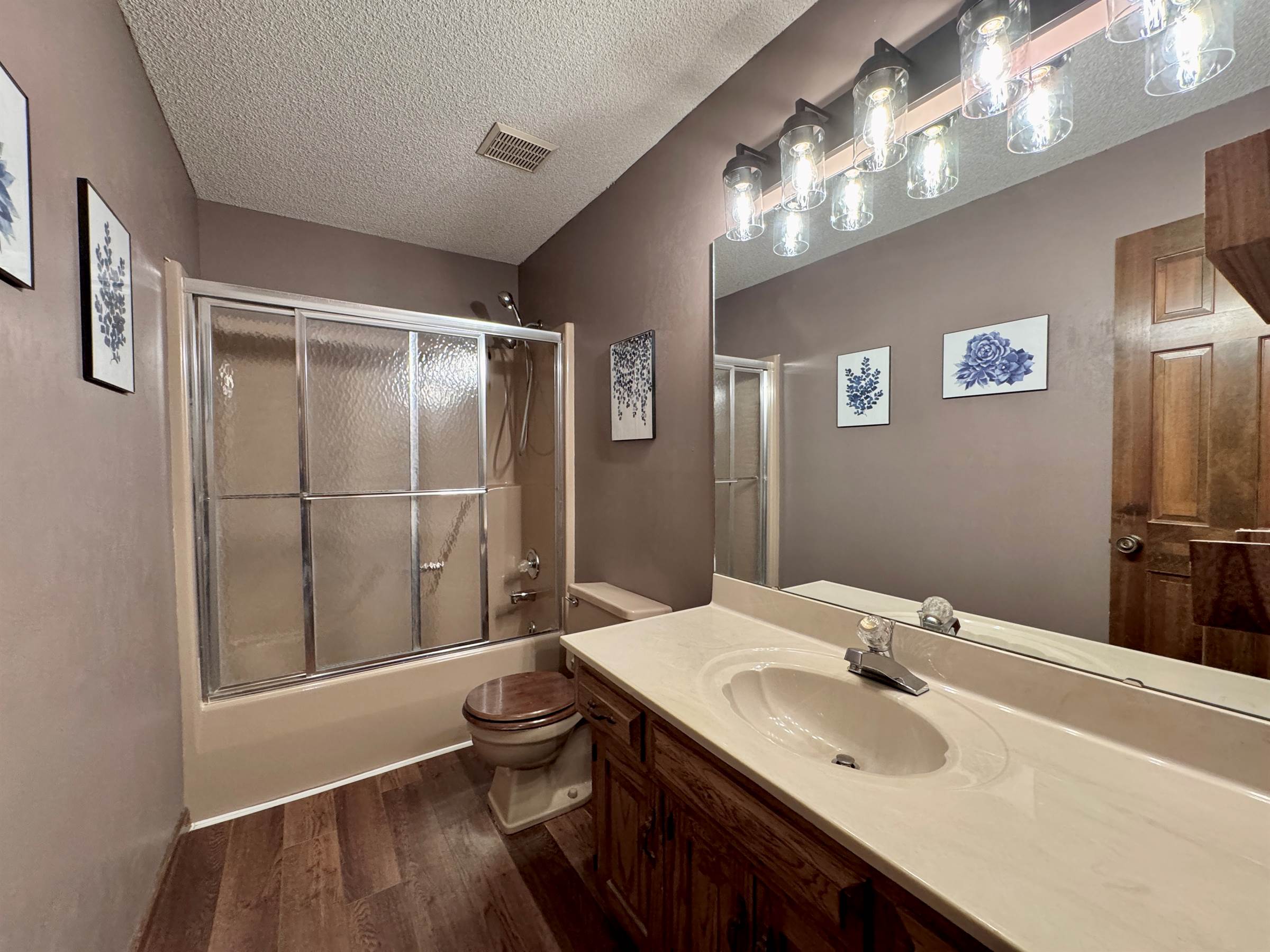 3630 SW Kings Forest Rd, Topeka, KS 66610