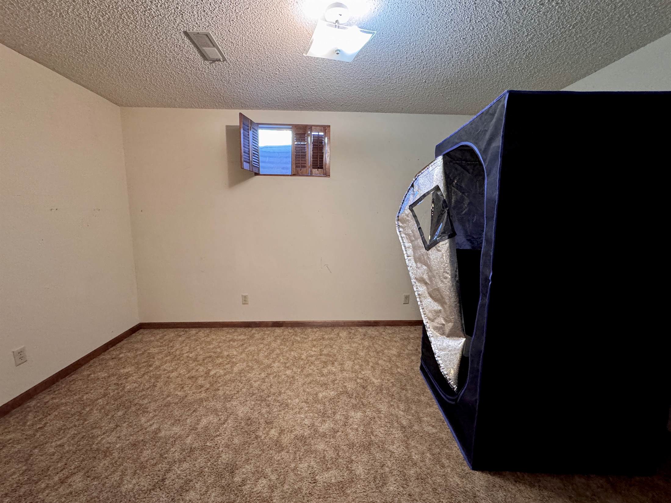 3630 SW Kings Forest Rd, Topeka, KS 66610