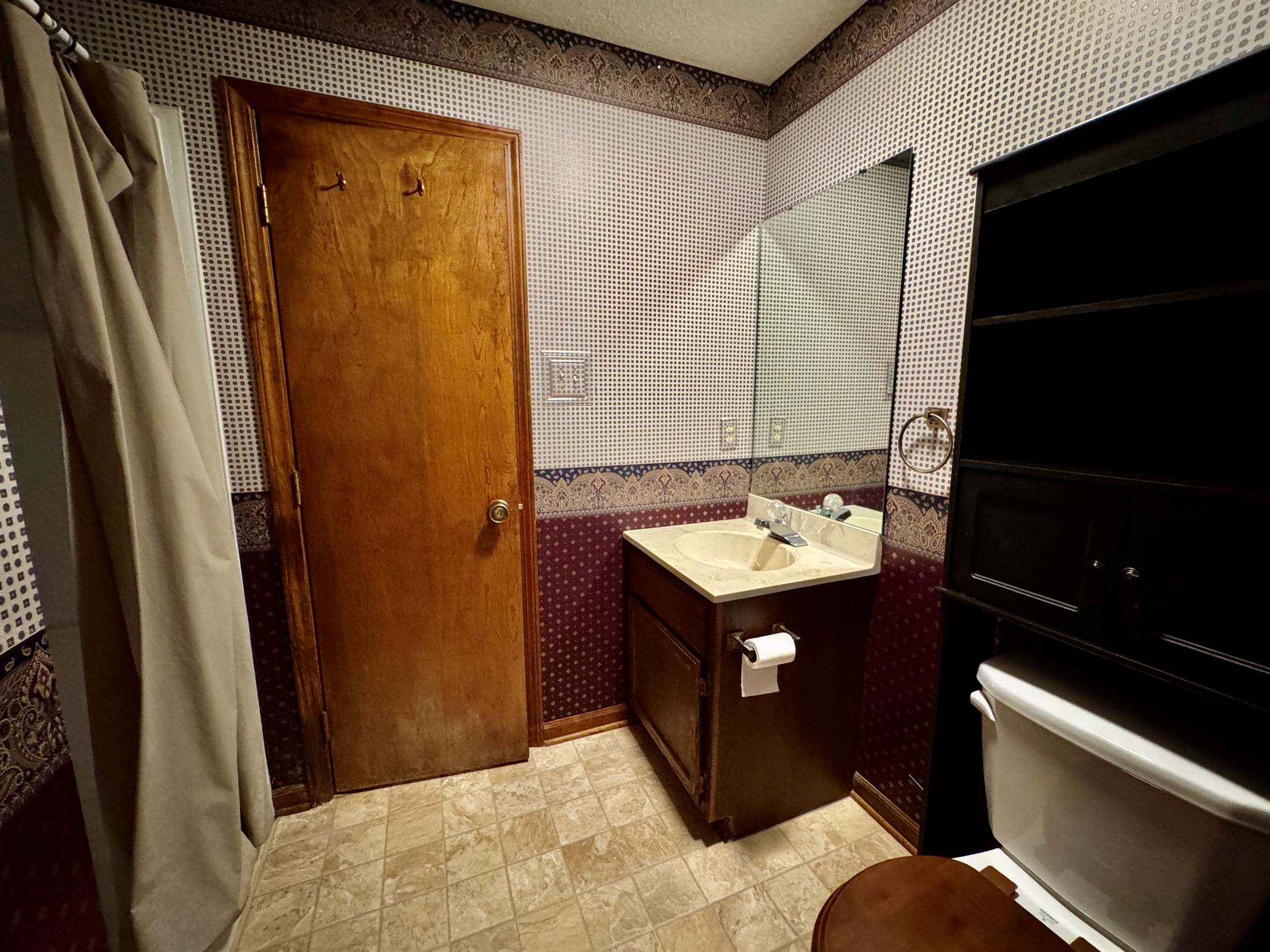 3630 SW Kings Forest Rd, Topeka, KS 66610