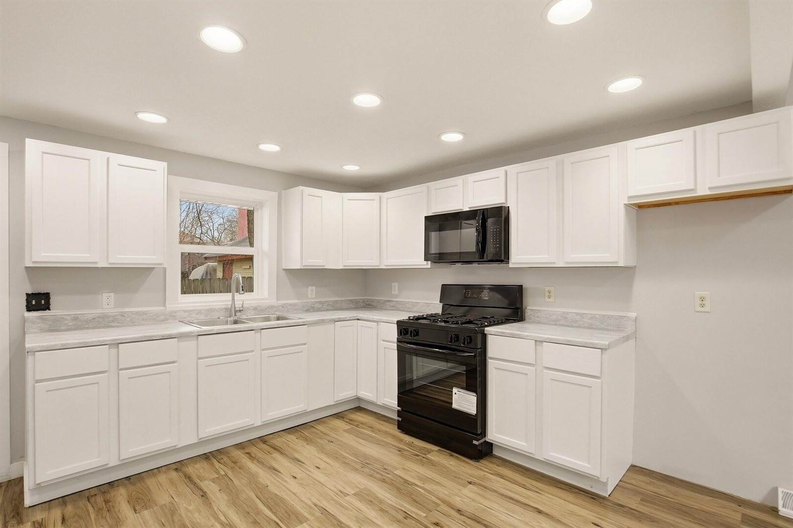 1928 8th Avenue, Rock Island, IL 61201