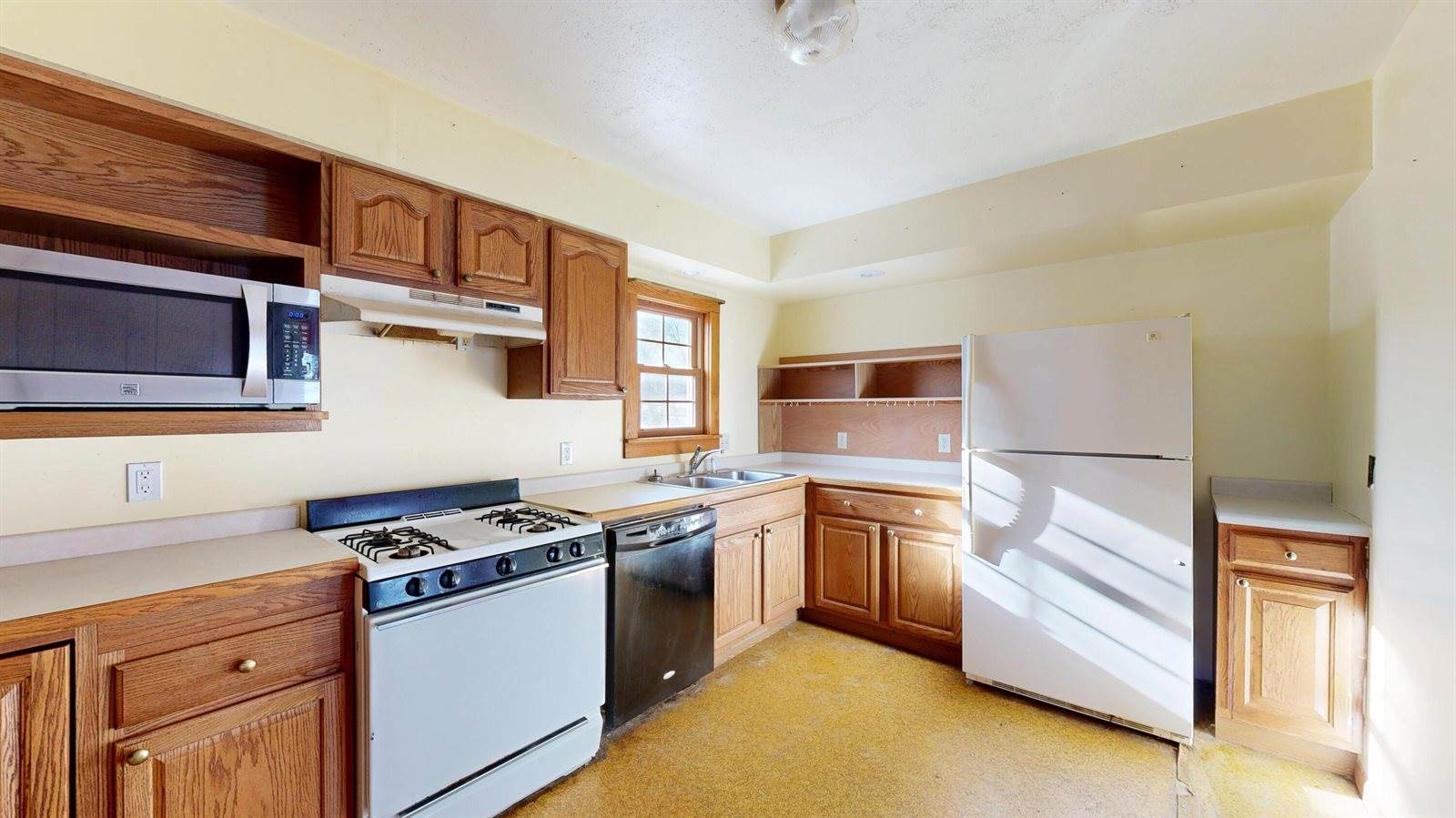 809 Ontario Ave, Cashton, WI 54619