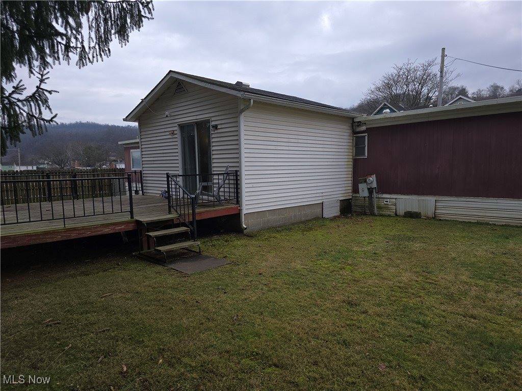 1812 Danbury Avenue, Wellsville, OH 43968