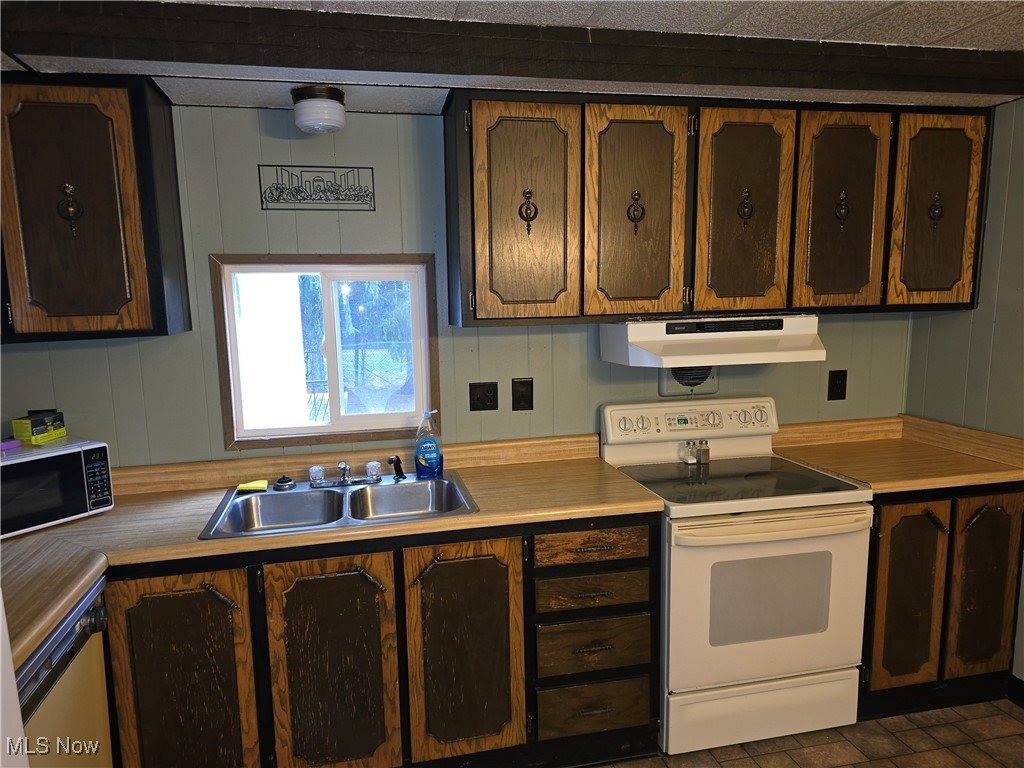 1812 Danbury Avenue, Wellsville, OH 43968