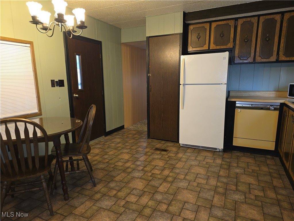 1812 Danbury Avenue, Wellsville, OH 43968