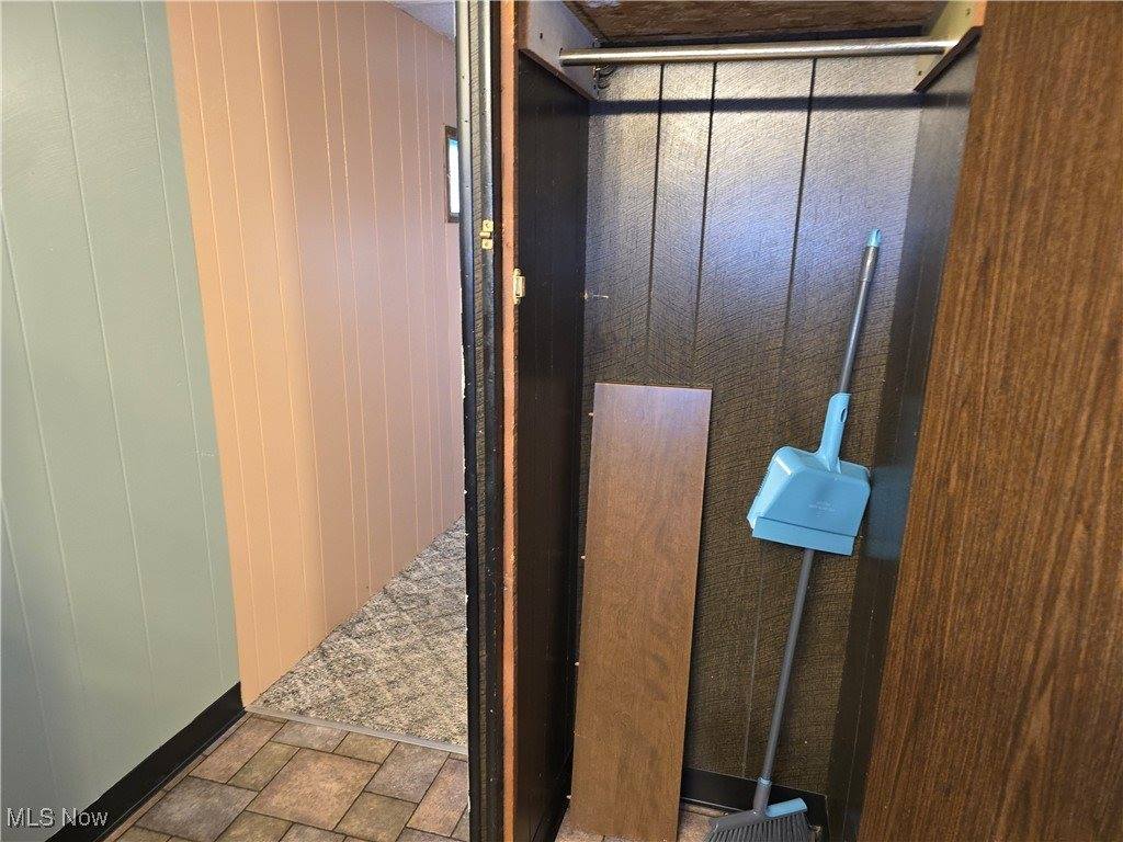 1812 Danbury Avenue, Wellsville, OH 43968