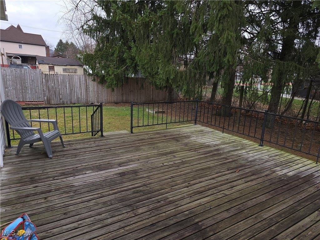 1812 Danbury Avenue, Wellsville, OH 43968