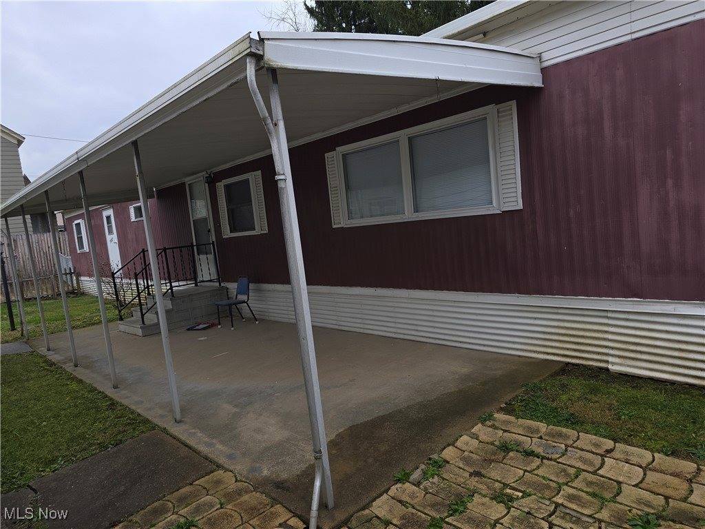 1812 Danbury Avenue, Wellsville, OH 43968