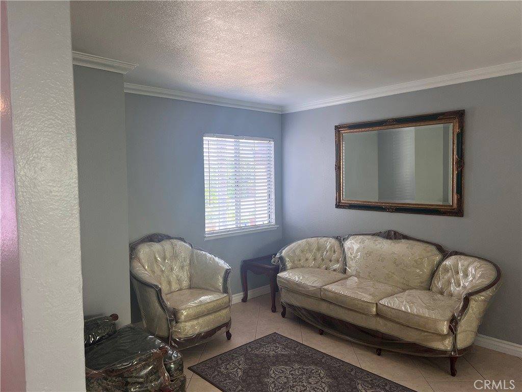 3370 Hollowood Court, Riverside, CA 92503