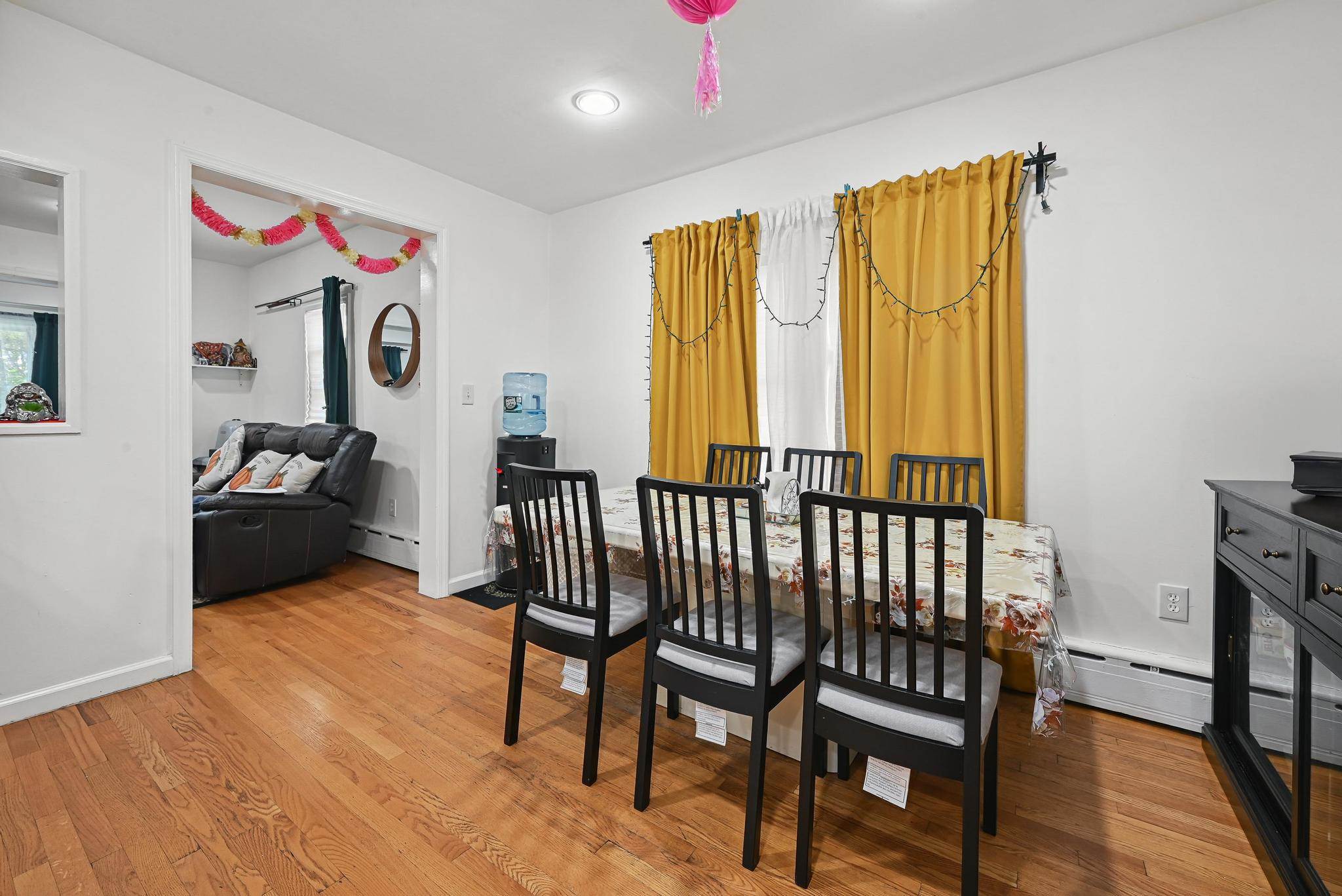 13 Herbert Ave, Port Washington, NY 11050