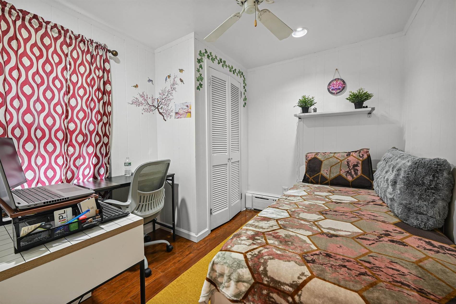 13 Herbert Ave, Port Washington, NY 11050