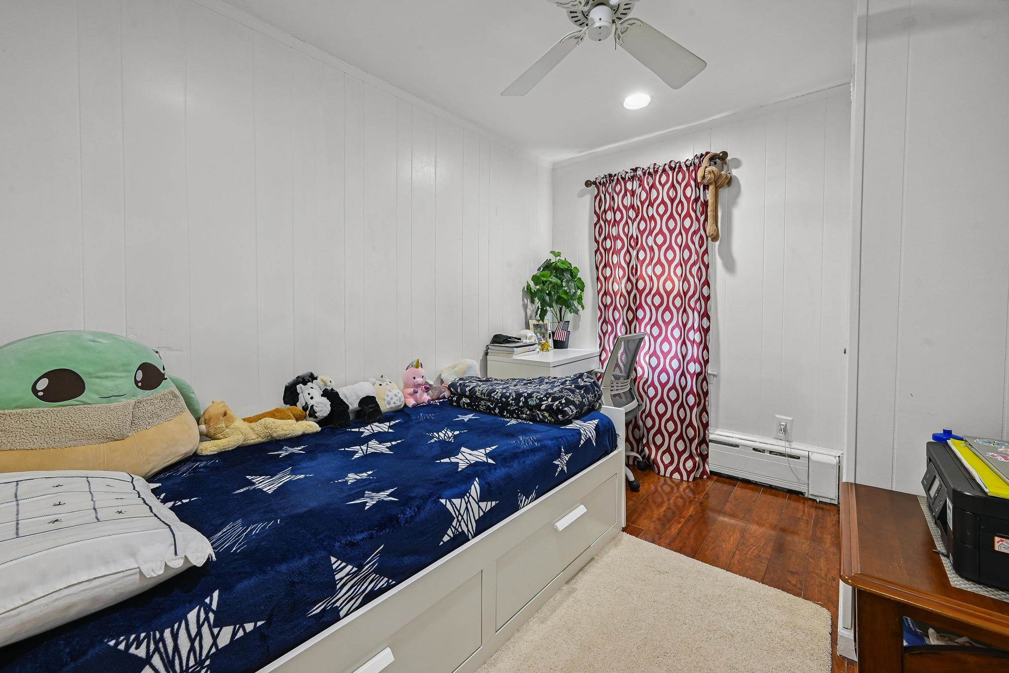 13 Herbert Ave, Port Washington, NY 11050