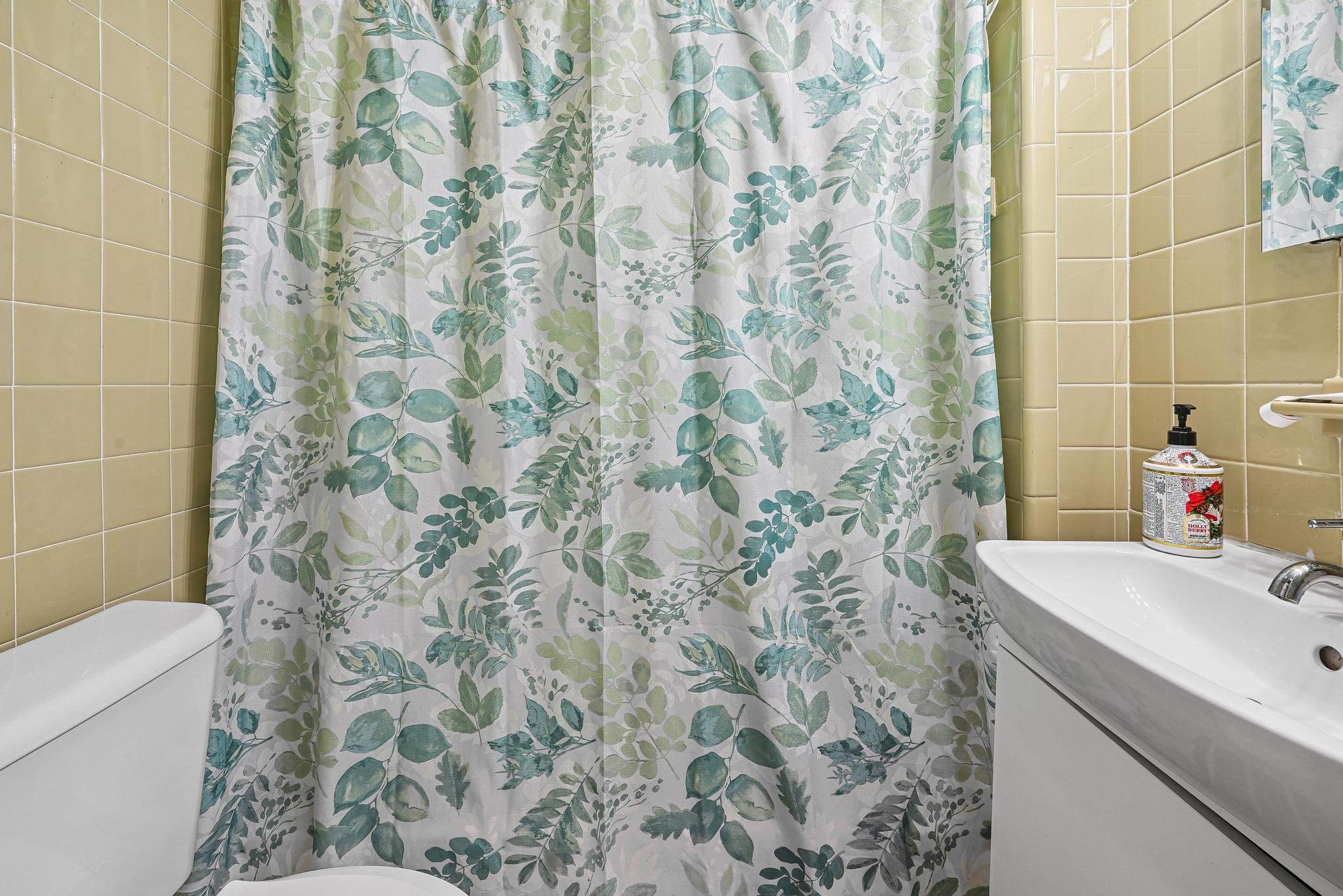 13 Herbert Ave, Port Washington, NY 11050